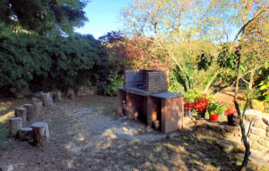 Barbacoa y jardín en El Torrent, casa rural del Solsonès